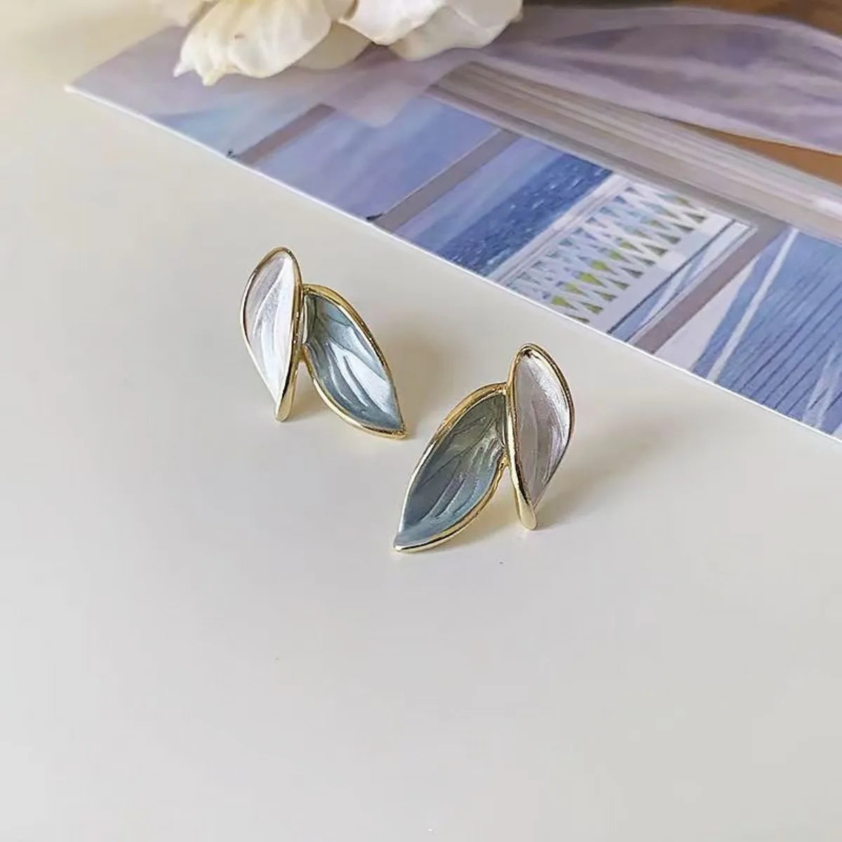 Retro Leaf Earrings – Elegant Blue & White Women’s Jewels - zenton