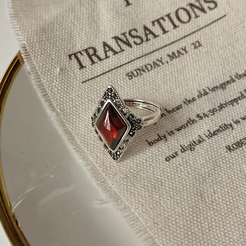 Vintage Red Garnet Jewel Ring in Thai Silver - zenton