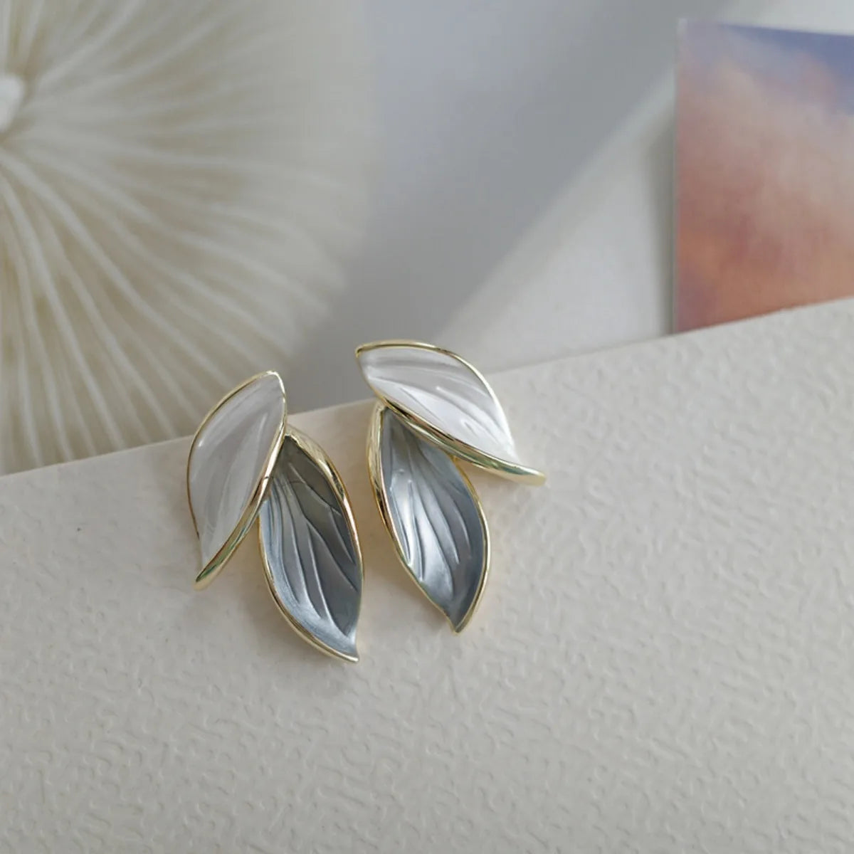 Retro Leaf Earrings – Elegant Blue & White Women’s Jewels - zenton
