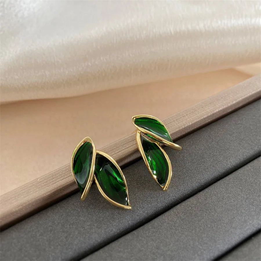 Retro Leaf Earrings – Elegant Blue & White Women’s Jewels - zenton