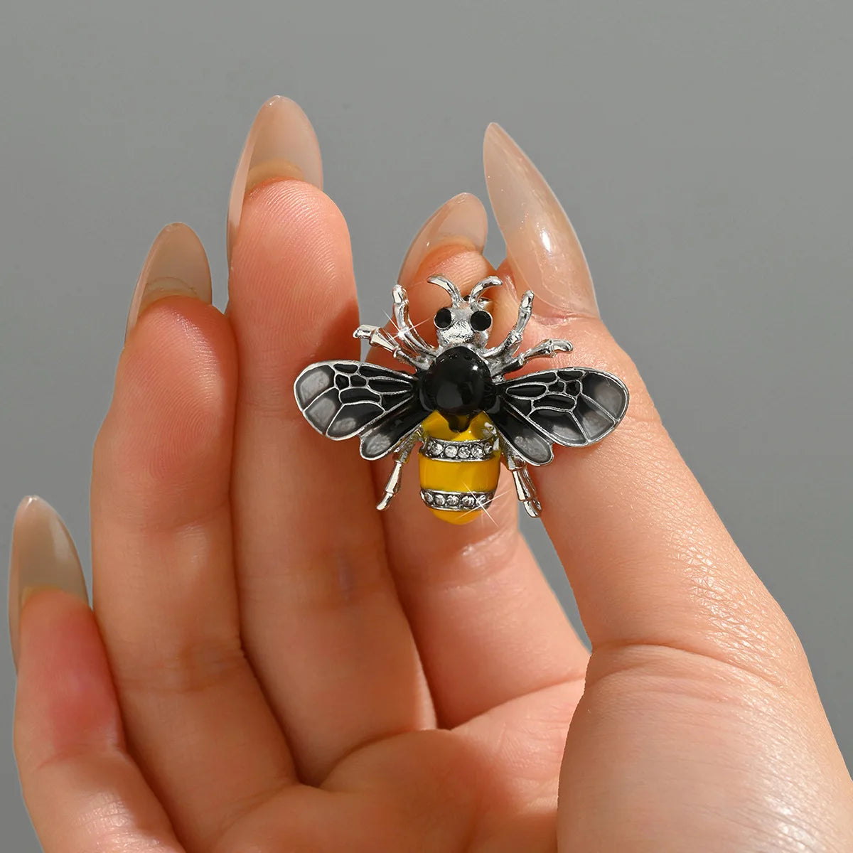 Women's Pearl Bee Brooch Elegant Jewelry Pin - zenton
