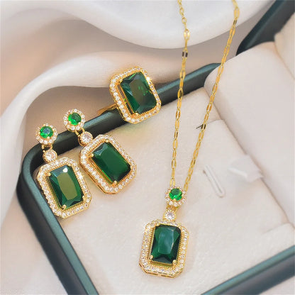 Women’s Emerald Jewel Set – Ring, Earrings & Necklace - zenton