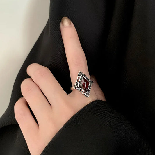 Vintage Red Garnet Jewel Ring in Thai Silver - zenton