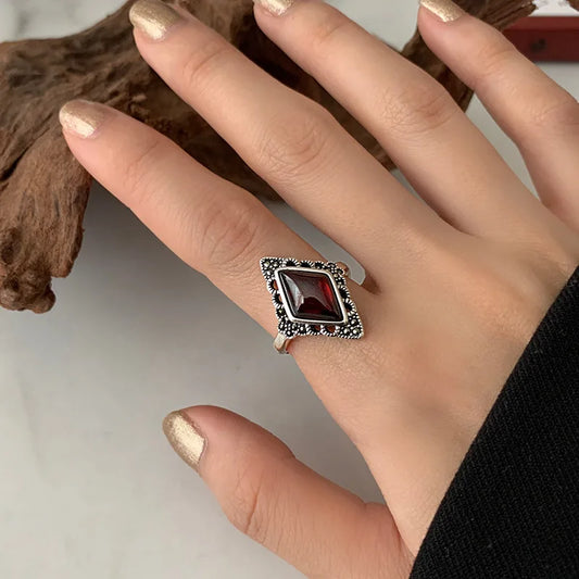 Vintage Red Garnet Jewel Ring in Thai Silver - zenton