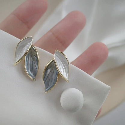 Retro Leaf Earrings – Elegant Blue & White Women’s Jewels - zenton
