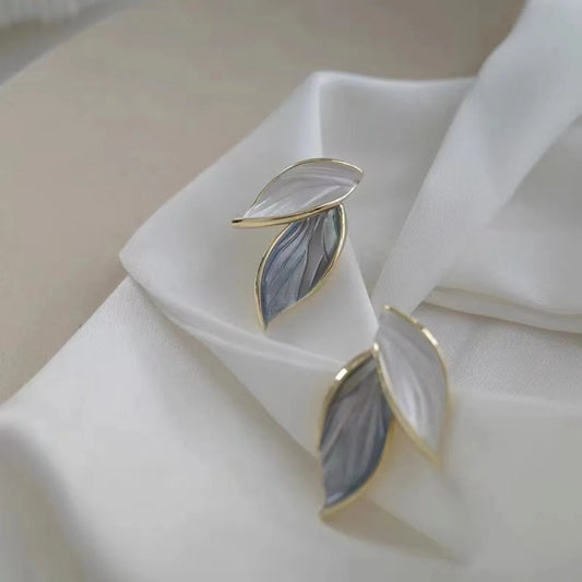 Retro Leaf Earrings – Elegant Blue & White Women’s Jewels - zenton